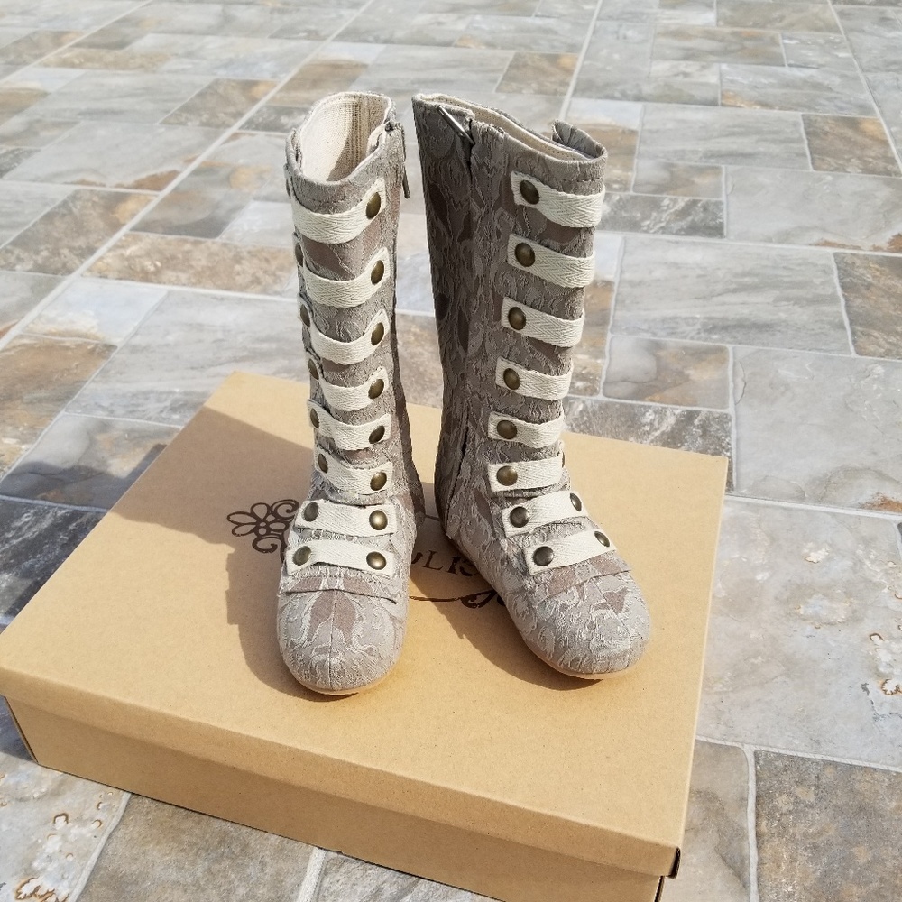 Kids boots